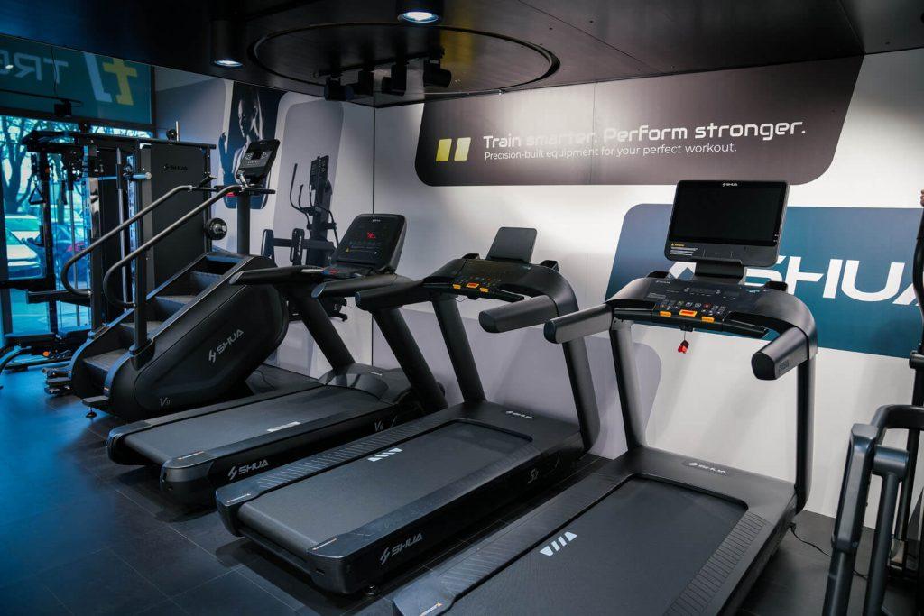 Tekalne steze Shua v Salonu Trening opreme